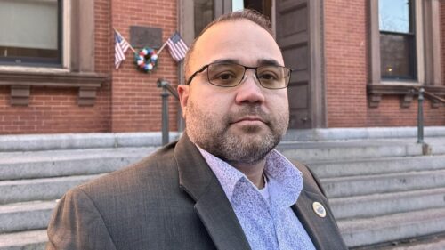 Ứng cử viên Phó thống đốc Massachusetts Shawn Oliver rút lui sau khi bị bắt vì lái xe khi say rượu