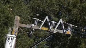 Hơn 11.000 khách hàng PG&E ở Vùng Vịnh đối mặt nguy cơ mất điện kéo dài