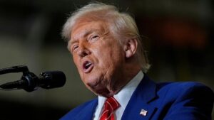 Tổng thống Donald Trump bảo vệ cuộc chiến với Iran, nói rằng Tehran có thể ‘hủy diệt’ Los Angeles
