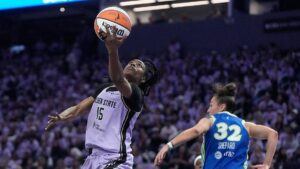 Phụ Huynh Cầu Thủ WNBA Lên Tiếng Phàn Nàn Về Lịch Thi Đấu Chung Kết