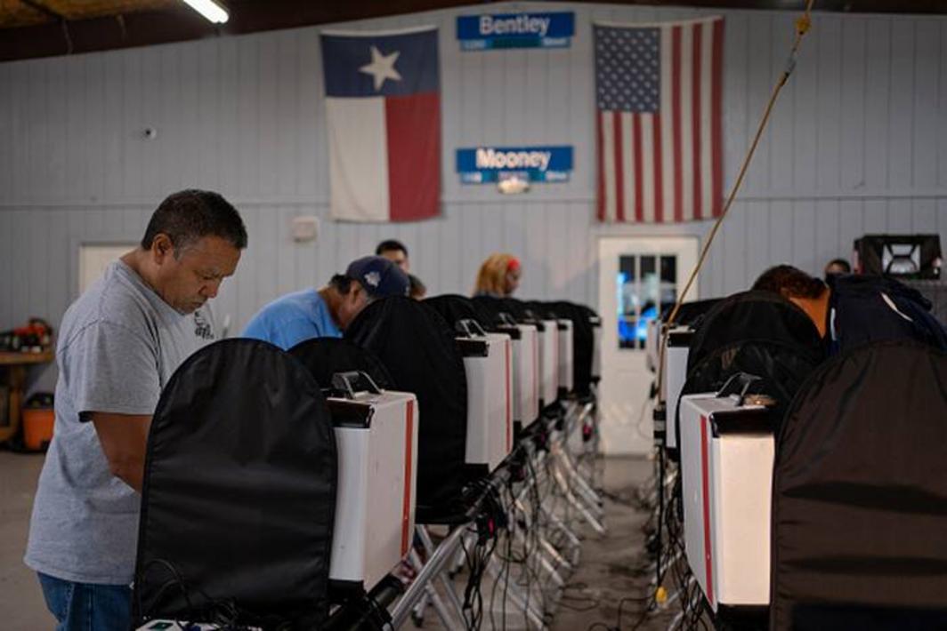 Hướng dẫn người dân Texas khi gặp trục trặc khi đi bầu cử