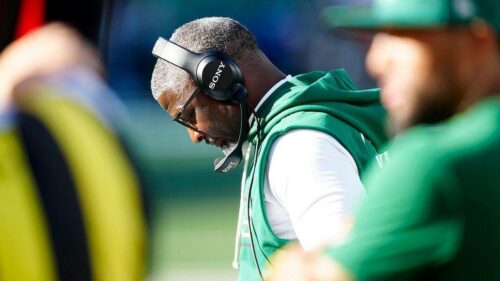 HLV Aaron Glenn của New York Jets bị chỉ trích vì sai lầm quản lý thời gian trong trận thua Miami Dolphins