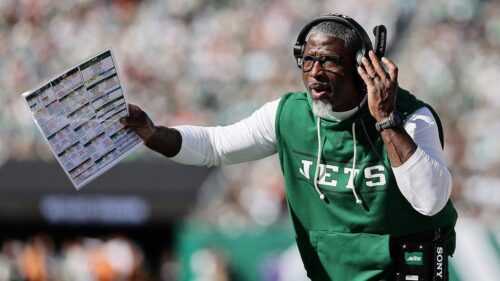 Bình luận viên thể thao ESPN phê bình huấn luyện viên Jets sau trận thua Dolphins