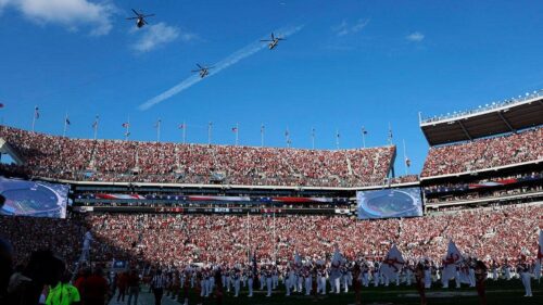 Bão Isaias đe dọa trận đấu giữa Georgia và Alabama, Tổng thống Trump dự kiến đến Tuscaloosa