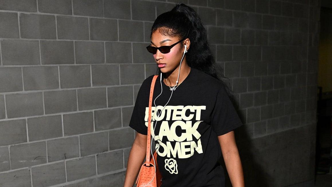 Áo thi đấu gây tranh cãi của Angel Reese làm dấy lên nhiều ý kiến trái chiều trong loạt trận Chung kết WNBA
