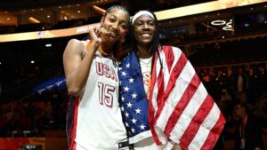 Tranh cãi về Quốc ca WNBA: Yêu cầu cấm các VĐV không đứng nghiêm thi đấu cho Đội tuyển Hoa Kỳ