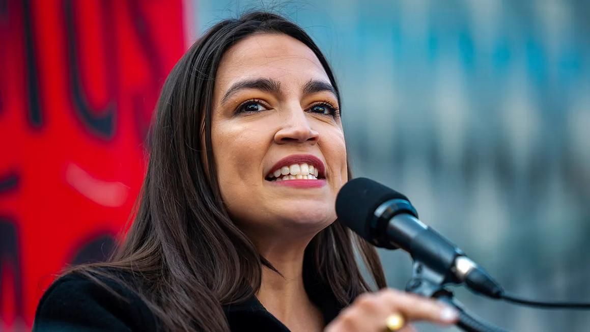 AOC nói rằng bà ủng hộ nam giới trong thể thao nữ vì bà là &#8220;một cô gái của các cô gái&#8221;