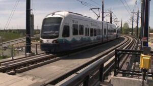 Dự án đường sắt nhẹ Ballard đối mặt với khoảng cách tài trợ khi Sound Transit tổ chức diễn đàn