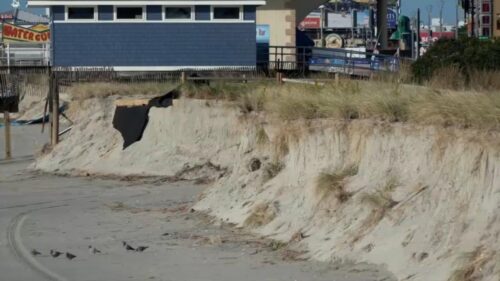 Bãi biển Jersey Shore bị bào mòn thêm khi sóng đánh mạnh vào bờ