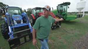 Giá dầu diesel tăng cao gây áp lực lên nông dân Oklahoma