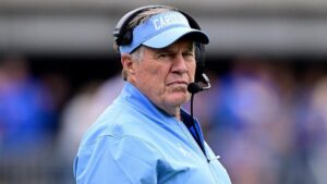 Bill Belichick có chiến thắng đầu tiên trước đội xếp hạng khi UNC đánh bại Pitt trên sân khách
