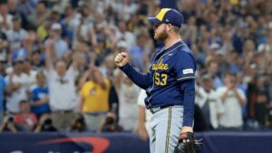 Milwaukee Brewers dẫn trước 3-0 trước Tampa Bay Rays trong loạt World Series