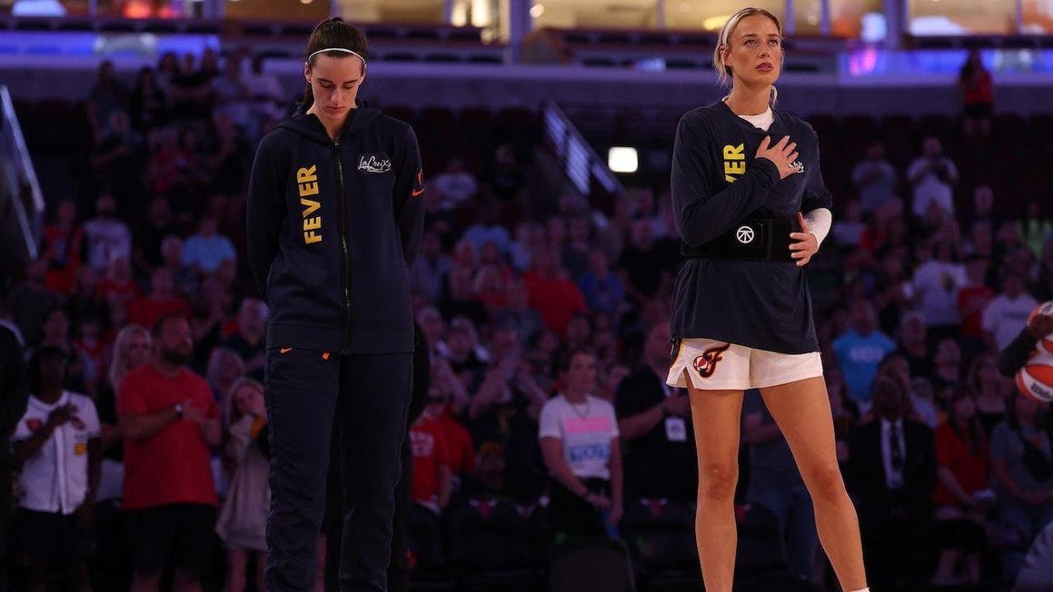 Nữ VĐV Caitlin Clark và những tranh cãi: Đưa WNBA lên tầm cao mới hay chia rẽ văn hóa?
