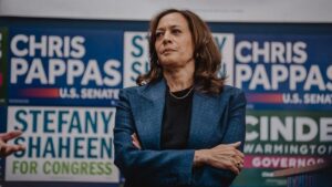 Bà Kamala Harris khuyên Đảng Dân Chủ không truy tố Tổng Thống Donald Trump