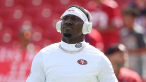 Deebo Samuel dùng kỹ năng ‘cánh tay phải’ trong buổi livestream hẹn hò trên TikTok khi đang chấn thương