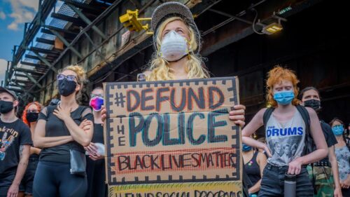 Phong Trào “Defund the Police” Phản Bội Cộng Đồng Người Mỹ Gốc Phi, Tôi Đang Tái Xây Dựng Những Gì Các Nhà Hoạt Động Đã Phá Hỏng