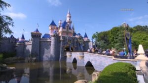 Thiết bị khả nghi gần Disneyland khiến cảnh sát phản ứng