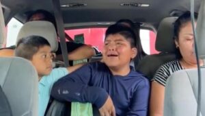 Cha mẹ bị trục xuất, con cái Hoa Kỳ phải gánh vác trách nhiệm gia đình