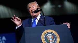 Tổng Thống Donald Trump Kêu Gọi Cử Tri Ở South Carolina Trước Ngày Bầu Cử Giữa Nhiệm Kỳ