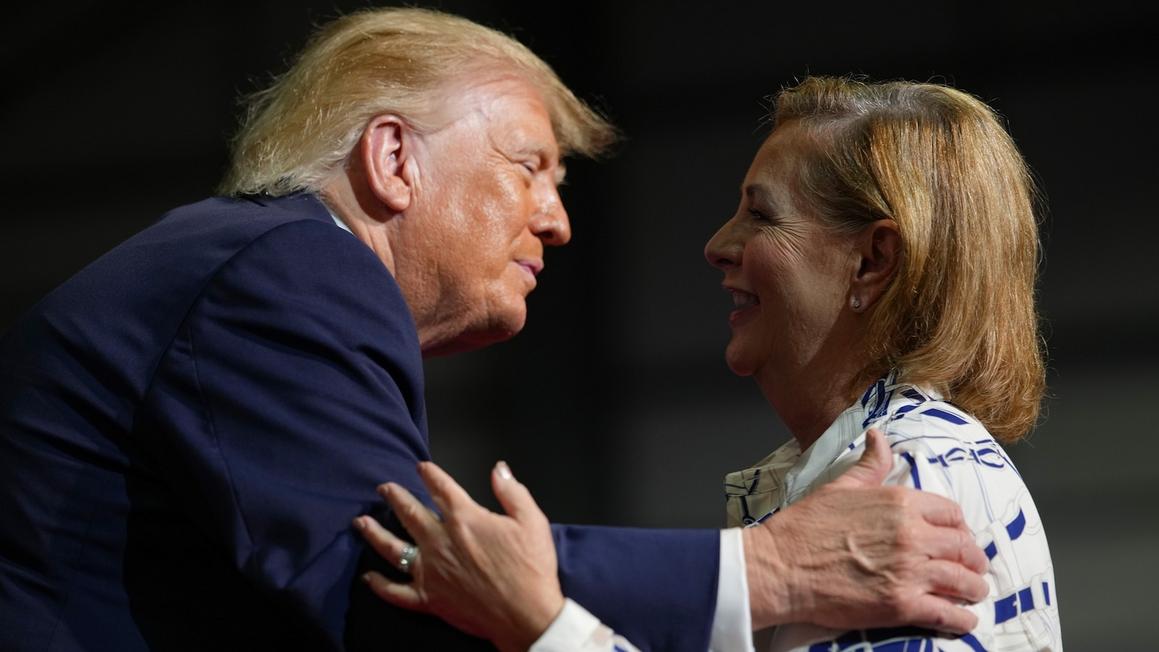 Cập nhật bầu cử giữa kỳ: Tổng Thống Trump hủy các cuộc vận động cuối tuần ở Iowa và Kansas