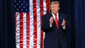 Các nghị sĩ Đảng Cộng hòa chia rẽ với Tổng Thống Donald Trump về các vấn đề quan trọng trong chặng đua cuối bầu cử giữa kỳ