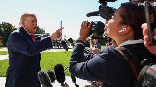 Tổng Thống Trump Tấn Công Dân Biểu Ilhan Omar Nhưng Không Đưa Ra Lập Trường Về Việc Bà Có Bị Trục Xuất Hay Không