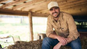 Ca sĩ nhạc Đồng quê Drew Baldridge chia sẻ về những người bạn trong hậu trường của Jelly Roll và cuộc sống “country boy” của Luke Bryan