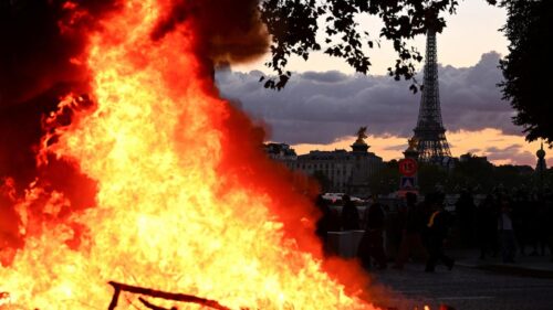 Cảnh báo du lịch Hoa Kỳ tại Paris: Bạo lực, cướp bóc và hơi cay bao trùm đường phố