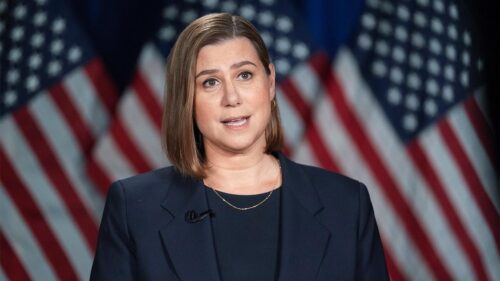 Thượng Nghị Sĩ Elissa Slotkin: Làn Sóng Phản Đối Vì Bình Luận Về Việc Truy Tố Là ‘Sự Tức Giận Bị Thao Túng’