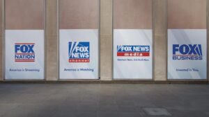 Hugh Hewitt: Truyền thông Lạc hậu đã bỏ rơi một nửa nước Mỹ, Fox News đã đón nhận họ