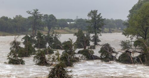 Texas Thắng Kháng Nghị FEMA, Thêm Viện Trợ Cho Người Gặp Lũ Lụt Vùng Đồi
