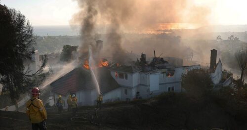 Cảnh báo gió mạnh và điều kiện cháy rừng cực đoan ở Nam California