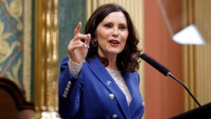 Thống đốc Michigan Gretchen Whitmer bị hỏi liệu có “chủ nghĩa bài ngoại ẩn giấu” ảnh hưởng đến bầu cử giữa nhiệm kỳ hay không