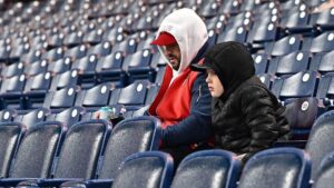 Mưa buộc MLB hoãn Game 4 giữa Guardians và Rays tại Cleveland