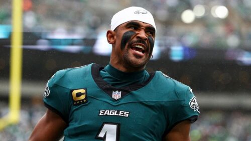 Huấn luyện viên Jalen Hurts của Eagles đã mắng một cầu thủ nhận bóng trong khoảnh khắc chấn động