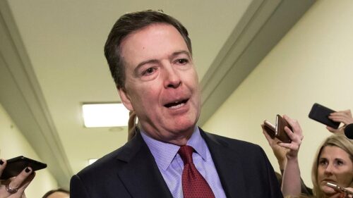 Tòa án xem xét yêu cầu của James Comey bác bỏ cáo buộc của Bộ Tư pháp