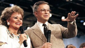 Nhà truyền giáo Jim Bakker qua đời ở tuổi 86