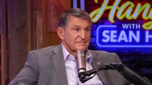 Joe Manchin Cảnh Báo Về Sự Lên Ngôi Của Phe Xã Hội Chủ Nghĩa Dân Chủ