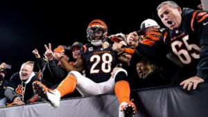 Seattle Seahawks cho Joe Mixon cơ hội thứ hai tại NFL sau thảm họa hàng thủ