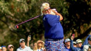 John Daly tiết lộ đã thua 55 triệu đô la vì cờ bạc, người hâm mộ NBA đánh nhau, hình xăm Niners