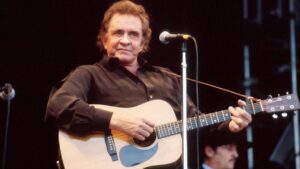 Anthropic và Suno bị kiện vì sử dụng trái phép các bài hát của Madonna, Johnny Cash, Joni Mitchell