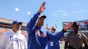 Urban Meyer Hỗ trợ Huấn Luyện Viên Mới Của Florida, Jon Sumrall