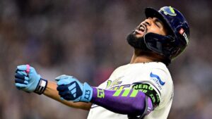 Rays Thắng Guardians, Đối Đầu Brewers Tại World Series