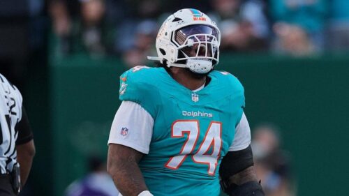 Dolphins tránh được mùa giải trắng tay, giành chiến thắng đầu tiên trước Jets đang gặp khó khăn