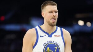 Kristaps Porzingis Cân Nhắc Tương Lai Sau Khi Rời Đội Bóng Rổ Warriors Vì Triệu Chứng POTS Tái Phát