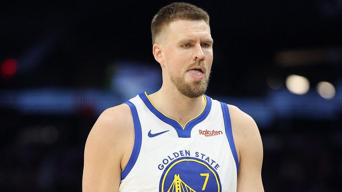 Kristaps Porzingis Cân Nhắc Tương Lai Sau Khi Rời Đội Bóng Rổ Warriors Vì Triệu Chứng POTS Tái Phát