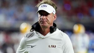 Huấn luyện viên Lane Kiffin của LSU đã chuẩn bị sẵn lý do cho mùa giải thất vọng