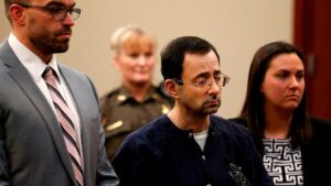 Bác sĩ thể thao Larry Nassar bị xóa khỏi sổ đăng ký tội phạm tình dục tại Michigan