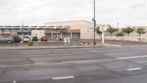Bốn người lớn bị sét đánh ngoài trường tiểu học ở Arizona