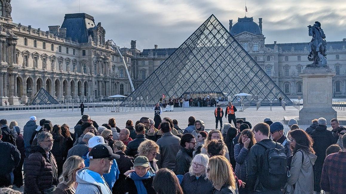 Bảo tàng Louvre ở Paris đóng cửa vì biểu tình, ảnh hưởng du lịch